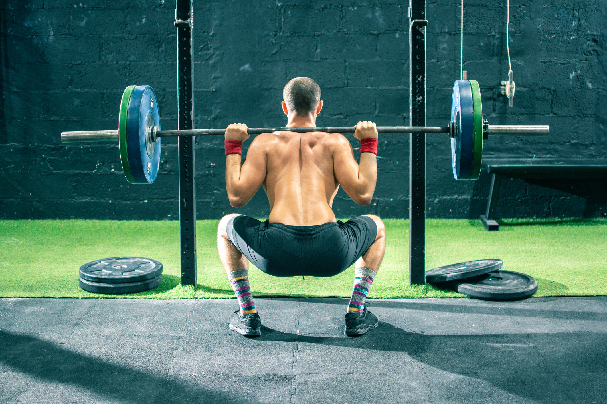 Le deep squat est l'un des exercices les plus courants dans l'entraînement CrossFit.