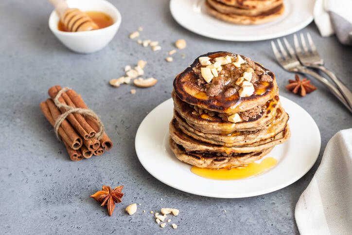 Des crêpes savoureuses et saines : notre recette à base de flocons d'avoine et de noix de coco