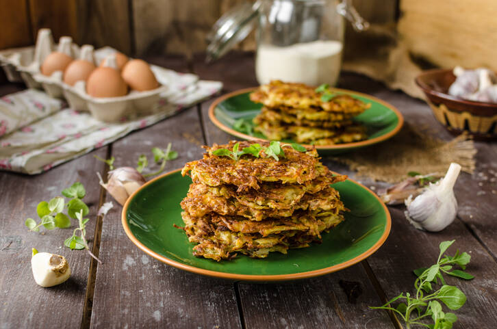 Crêpes aux courgettes dans le four ? Recette de Fit avec des flocons d'avoine