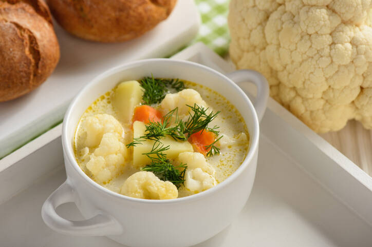 Soupe simple et saine à la crème de chou-fleur : connaissez-vous cette recette ?