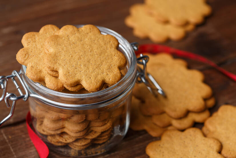 Recette de Noël pour le pain d'épices à la farine d'amande pour les coeliaques ? Cuisinez des pâtisseries de Noël saines avec nous