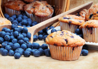 Muffins aux myrtilles sains ? Recette de mug avec banane et fromage blanc